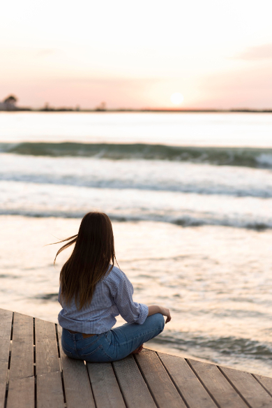 photo d'une femme zen assise